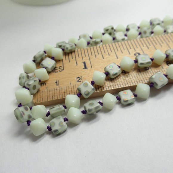 Hand knotted Uranium glass bead necklace - Picture 5 of 16